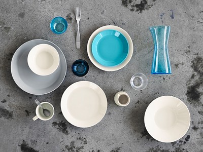 컬러만이 유일한 장식이다